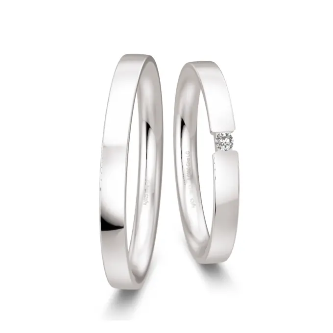 Sehr schmale Trauringe aus Silber 925 mit Labor Diamanten und Polierung