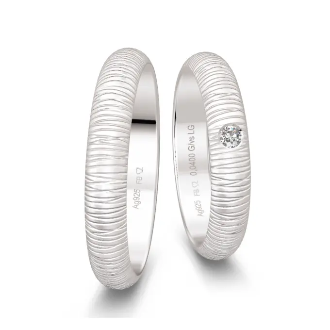 strukturierte 925er Silber Trauringe mit einzelnem Labor Diamanten