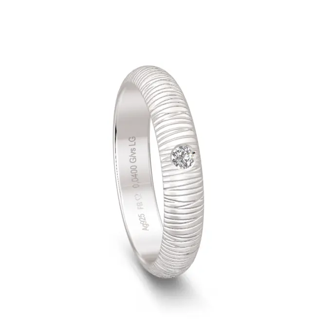 strukturierter 925er Silber Trauring mit einzelnem Labor Diamanten
