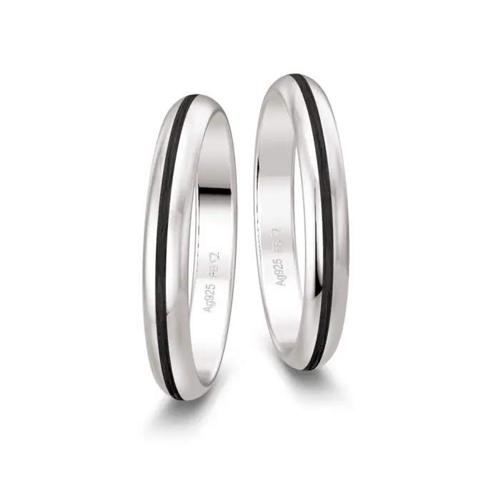 Schmale 925er Trauringe mit Polierung und Carbonstreifen