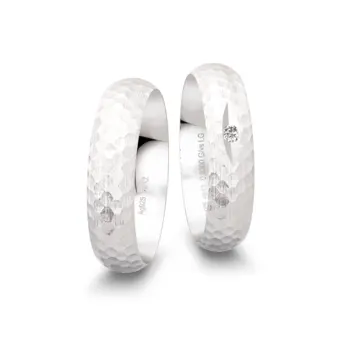 Außen gerundete 925er Silber Trauringe mit Labor-Diamanten in augenförmiger Vertiefung