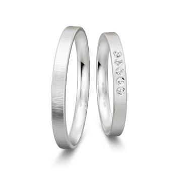 Schmal designte quermatte Eheringe aus Silber mit 5 Diamanten