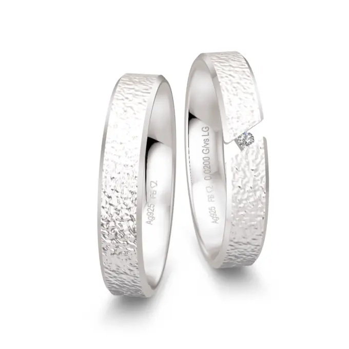925er Silber Trauringe mit Labor-Diamanten in Spann-Optik und plastischer Oberfläche