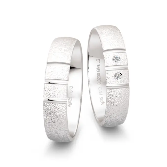 925er Silber Trauringe mit polierter Strukturierung und 2 Labor-Diamanten