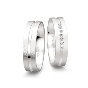 Matte 925er Silber Trauringe mit 7 Labor-Diamanten und breiter Rille