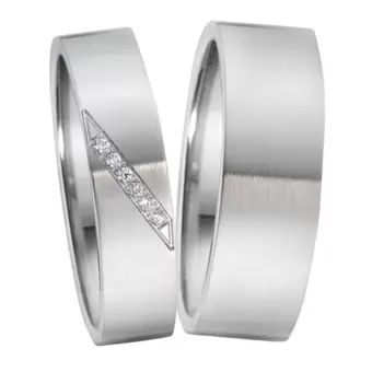 längsmattierte Edelstahl Eheringe in zwei Breiten mit 6 Diamanten