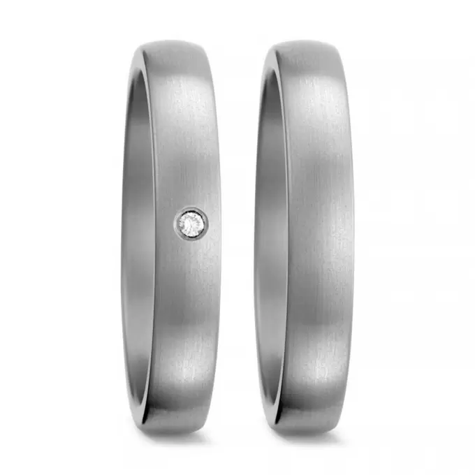 Schmale Eheringe aus Titan mattiert 4 mm breit mit Diamanten