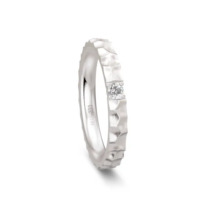 Hammerschlag designter Ehering aus Weißgold mit 0,09 Karat Diamanten