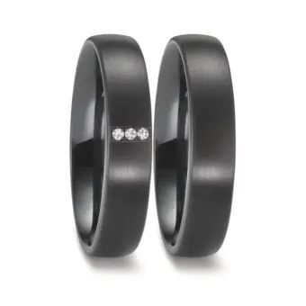 Zirkonium Eheringe mit Mattierung und Bombierung, mit drei Diamanten