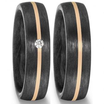 Bicolore Trauringe aus Carbon mit Gelbgoldstreifen und Diamanten 8926916