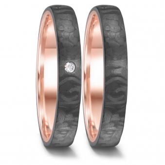 Aufnahme von Eheringen aus Carbon&Rotgold mit innerer Polierung und Diamanten