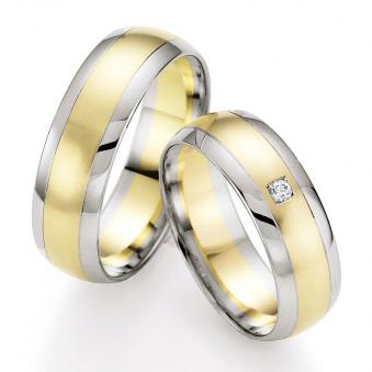 Aufnahme von Gelbgold/Palladium 500 Trauringen mit Brillanten in viereckiger Fassung