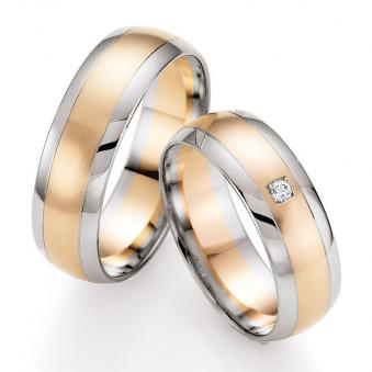 Aufnahme von Eheringen aus Palladium 500/ Rosègold matt mit polierten Rändern und Diamanten