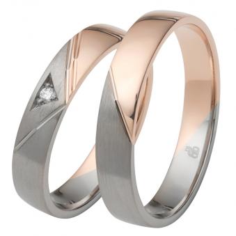 Aufnahme von matt und poliert gestalteten Eheringen aus Roségold&Palladium mit Diamant