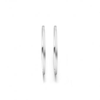 Aufnahme von schmalen Eheringen aus Platin in 1 mm Breite mit Längsmattierung und Diamant