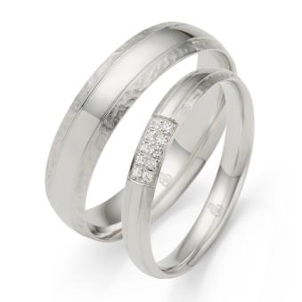Platin Eheringe mit Diamanten und Polierung Hammerschlag breiter Herrenring und schmaler Damenring 