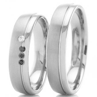 Aufnahme von Eheringen aus Silber mit Mattierung und schwarzen Diamanten