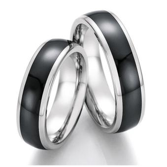 Bicolore Eheringe aus Stahl mit schwarzer Keramikeinlage