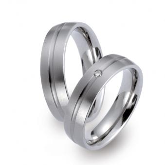 Moderne Partnerringe Eheringe aus nickelfreiem Titan, matt & wahlweise mit einem Diamanten 51421/001