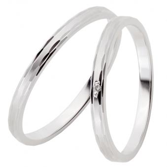 Besondere Weissgold Eheringe mit Diamanten und Dreieckmuster 8926937