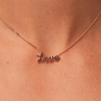 Individuelle Halskette mit Namen aus plattiertem Silber 925 mit Love