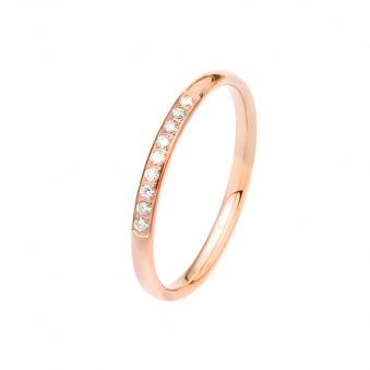 Aufnahme von einem polierten Memoirering aus Roségold mit vielen Diamanten 