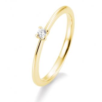 Aufnahme von einem Verlobungsring aus Gelbgold mit Diamant in 4 Krappen