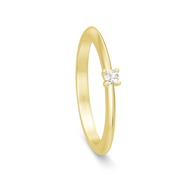 Aufnahme von einem Verlobungsring aus Gelbgold mit Diamant in 4 Krappen 