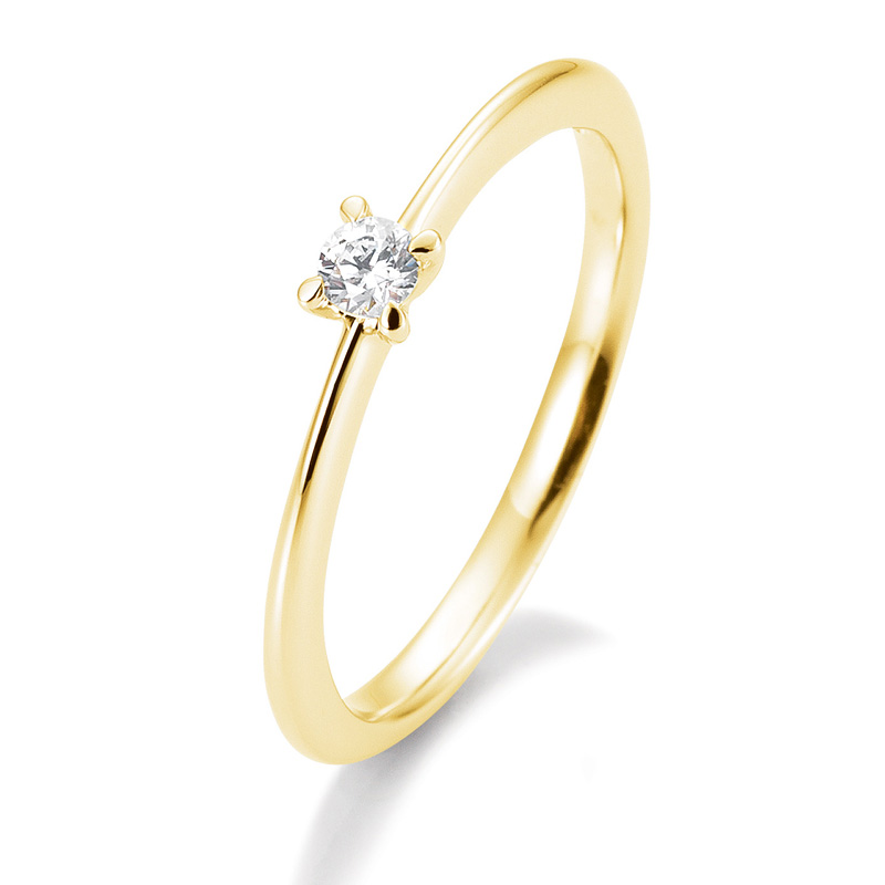 Aufnahme von einem Verlobungsring aus Gelbgold mit Diamanten schmal designt