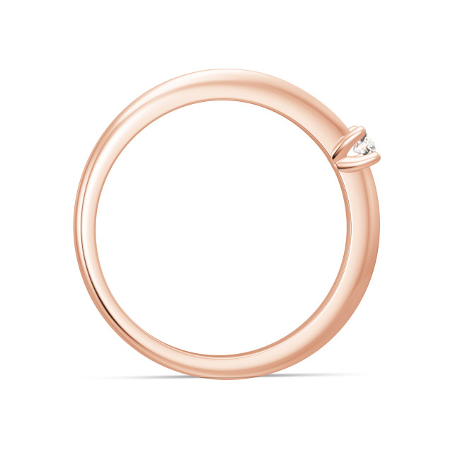 Aufnahme von einem Verlobungsring aus Rotgold mit einem Diamanten in Brilliantschliff 