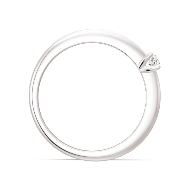 Aufnahme von einem Verlobungsring aus Weissgold mit Polierung und Diamanten 