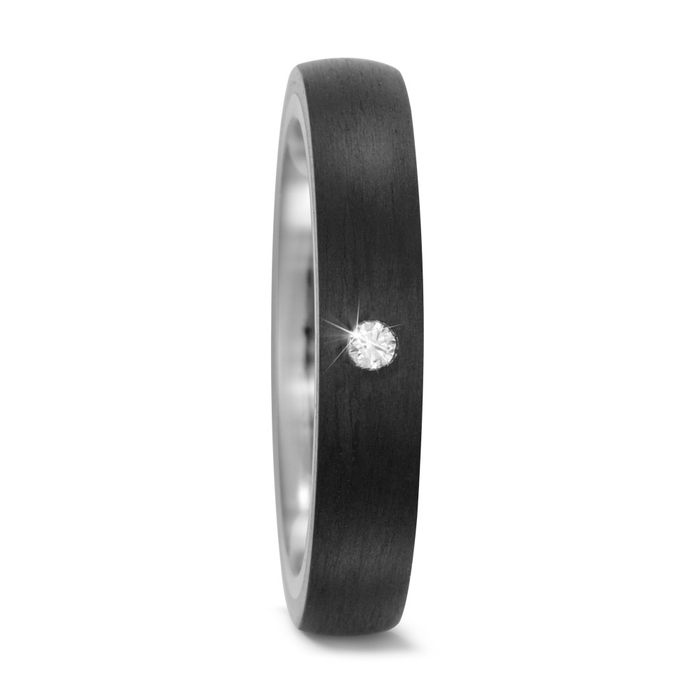 Aufnahme von schmalem Verlobungsring aus Carbon & Titan mit weißem Diamanten