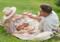 Paar macht Picknick
